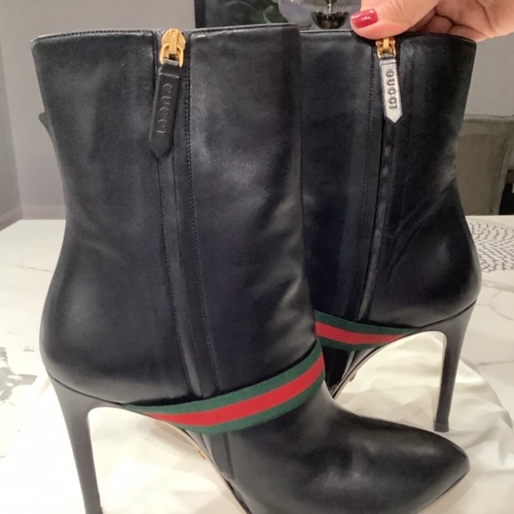 COPY - Gucci Sylvia Grosgrain-Trimmed Leather Ankle Boots. Size: 38. Color: Bla… - Picture 5 of 10